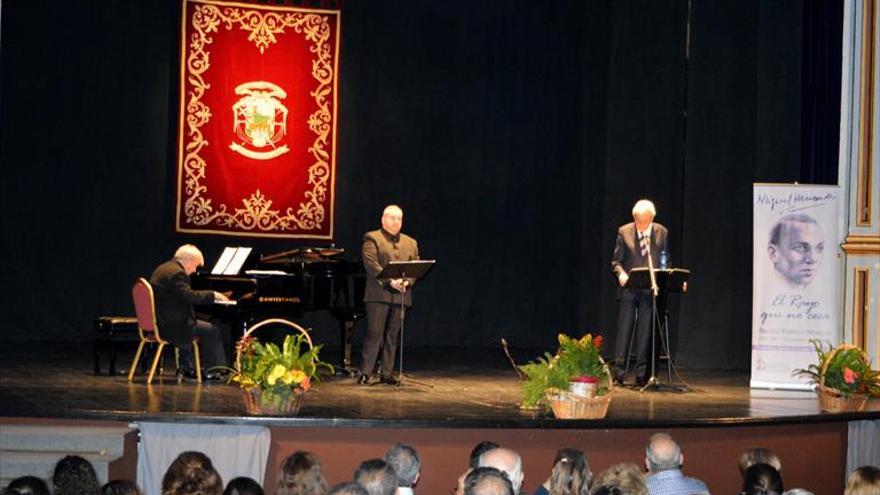 Luis del Olmo recita a Miguel Hernández en Puente Genil