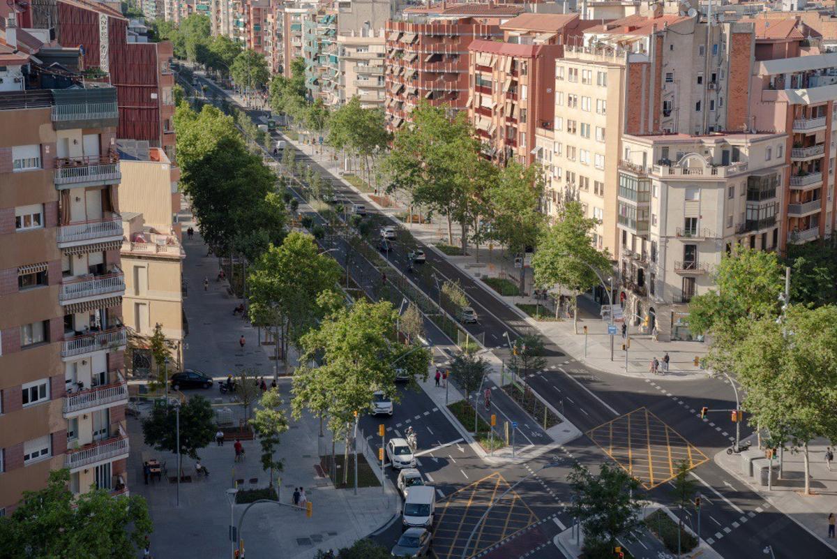 Tramo renovado de la Meridiana, entre la calle Mallorca y el cruce entre Navas de Tolosa y Josep Estivill