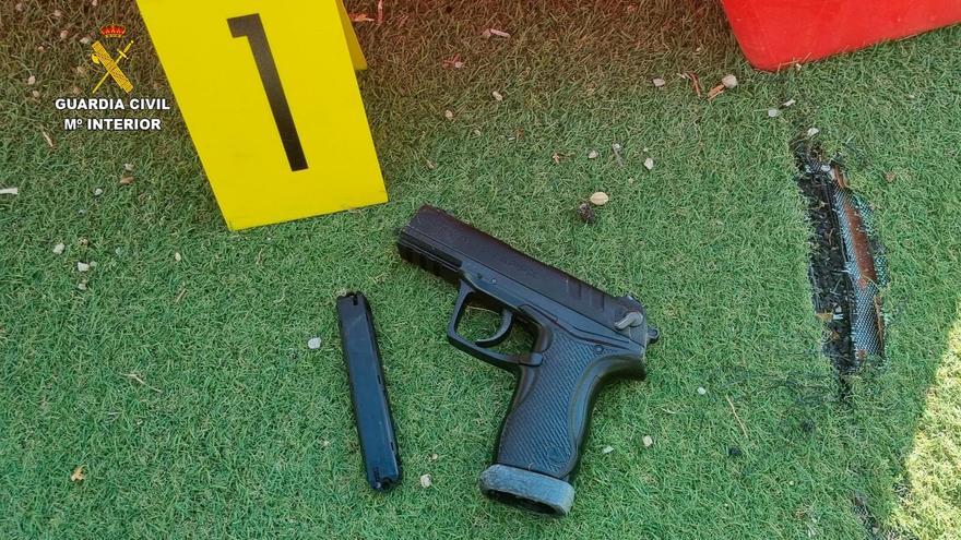 Detenido un menor por atracar a punta de pistola un establecimiento en Cáceres