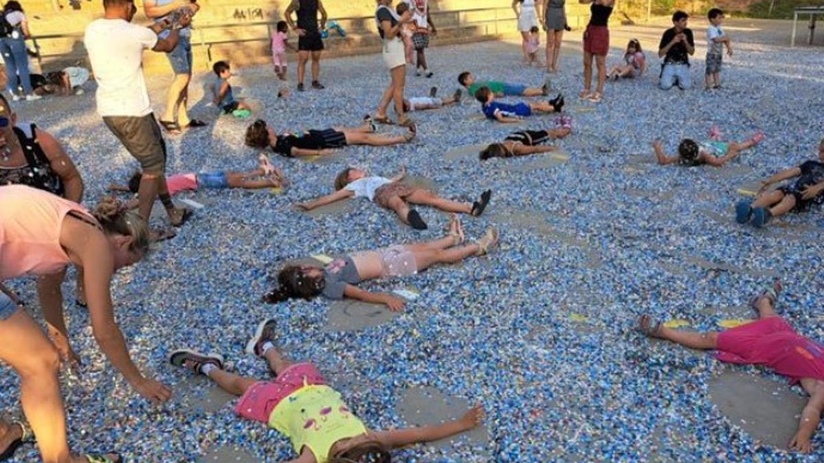 Animacio infantil a la festa d'estiu de l'any passat del barri manresà