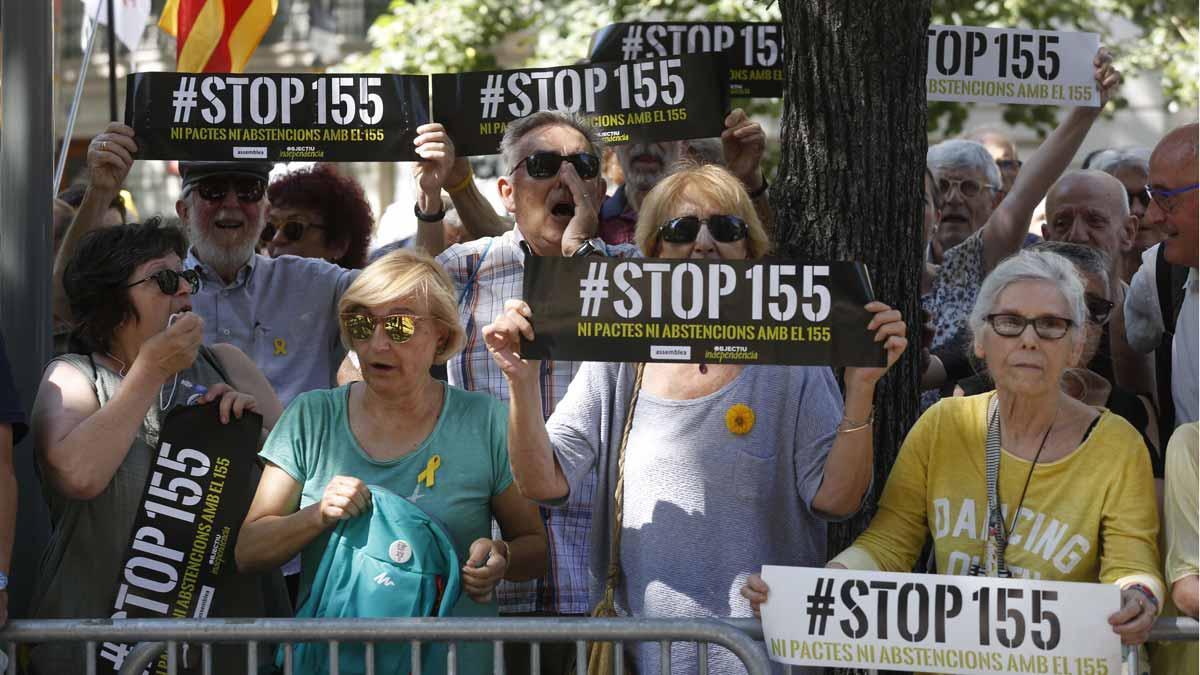 Protesta ante la Diputació de Barcelona por el pacto entre JxCat y PSC.