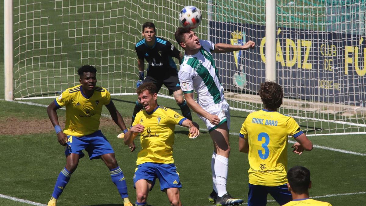 Las imágenes del Cádiz B - Córdoba CF