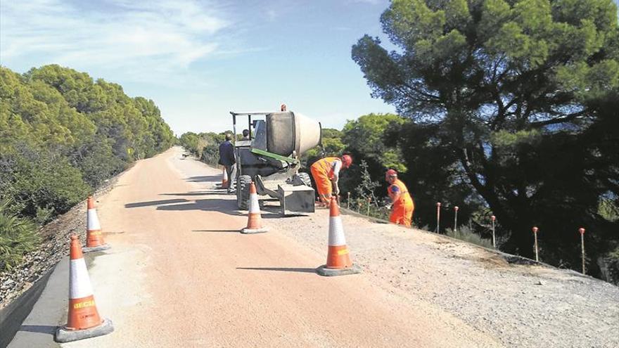 La Conselleria acondiciona el ciclo peatonal de la Vía Verde