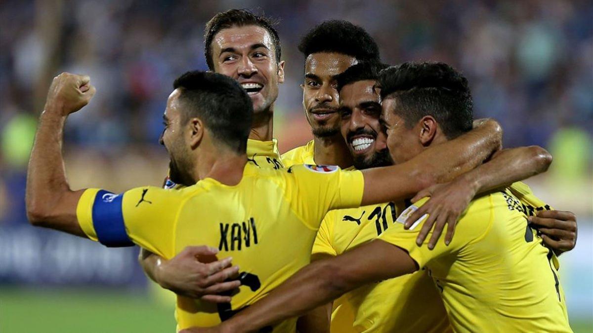 Xavi celebró cinco goles con sus compañeros