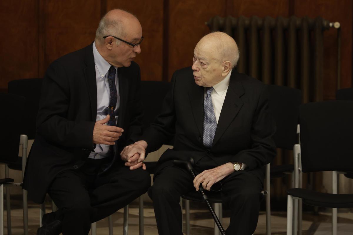 El Palau de la Generalitat acoge la capilla ardiente de Josep Maria Espinàs