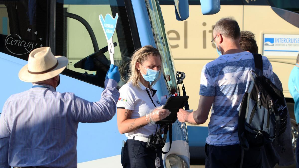 Llega el primer crucero internacional al puerto de Málaga tras la pandemia