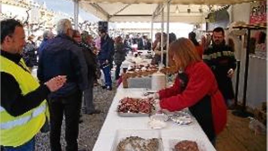 Una de les parades de la Fira del Porc (Fiporc), dissabte a Riudellots.