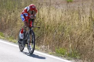 Enric Mas da un paso de gigante en Jerez para ganar la Vuelta