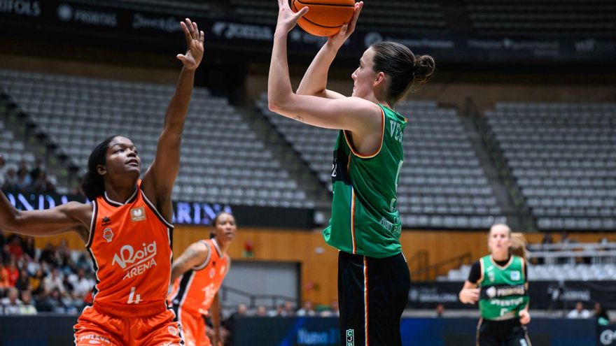 El Valencia Basket da un gran paso pero la Fonteta sentenciará