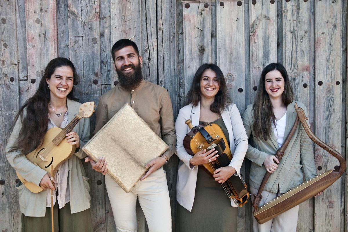 Integrantes del grupo Entrebescant, que interpreta y recupera música medieval y tradicional ibérica.