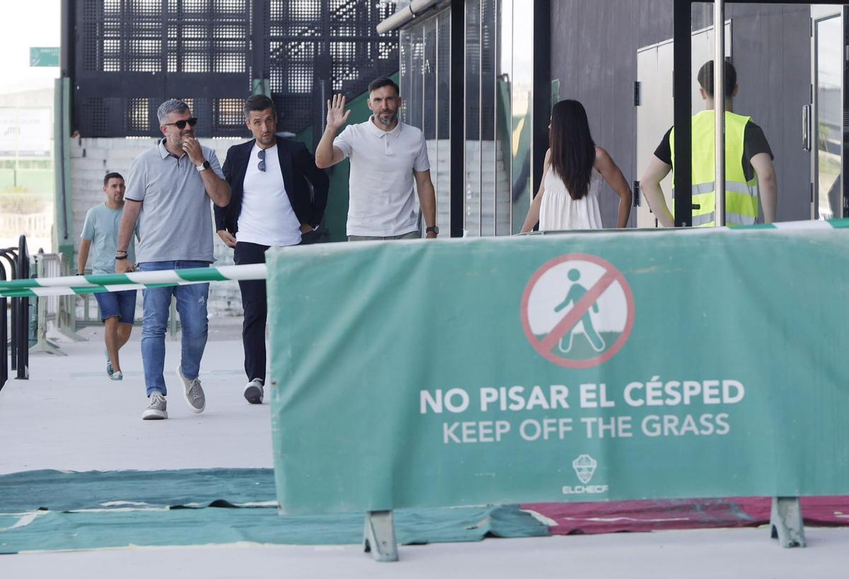 Sarabia llega al estadio Martínez Valero para su rueda de prensa de despedida