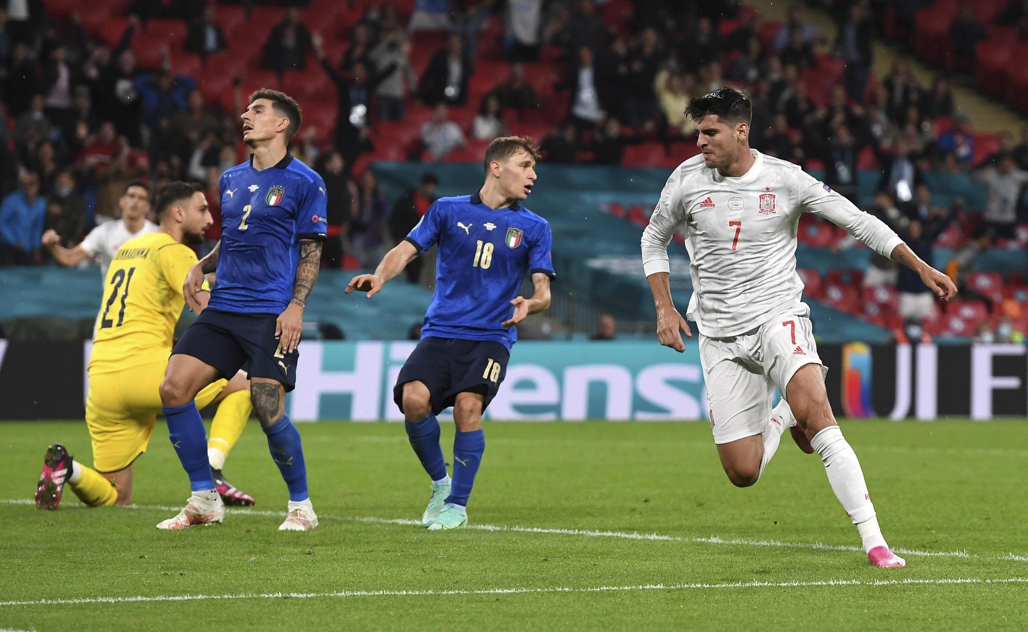 Así celebra Morata su gol contra Italia en la semifinal de la Eurocopa