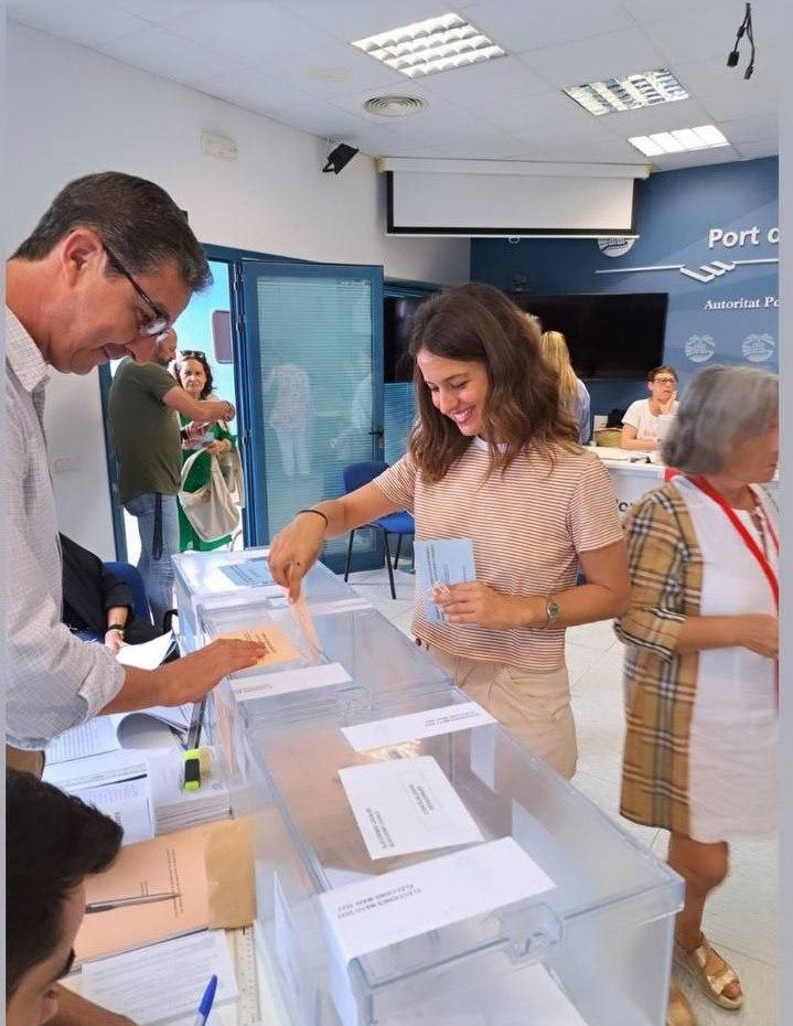 Todas las imágenes del voto de los políticos en Ibiza y Formentera