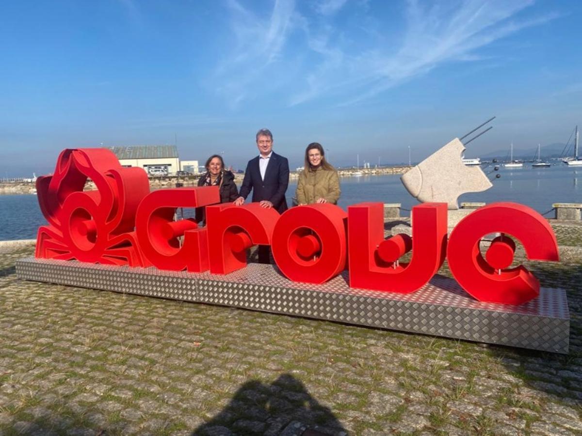 Una de las apariciones públicas de Noemi Outeda en su etapa como concejala y diputada provincial. Una de las apariciones públicas de Noemi Outeda en su etapa como concejala y diputada provincial.