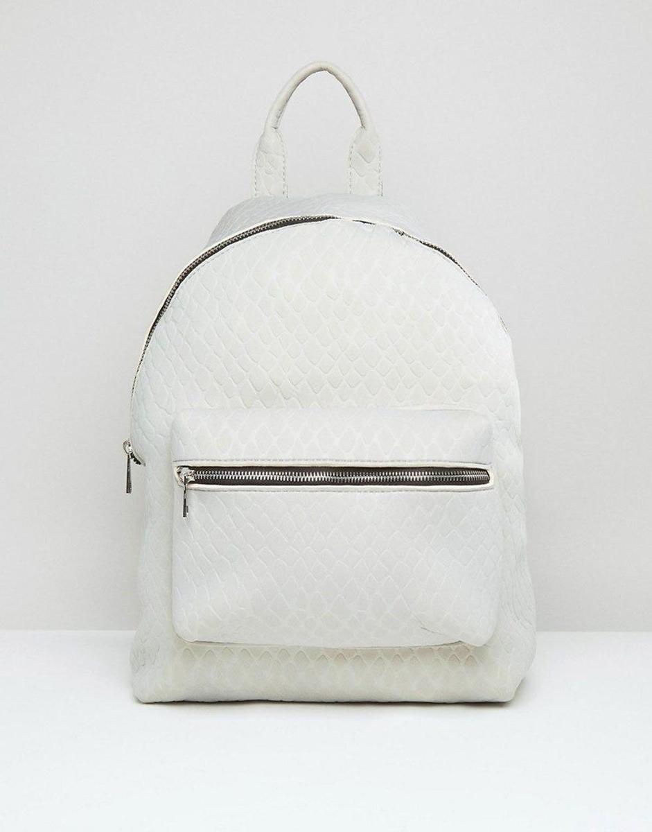 Mochila blanca acolchada (Precio: 14.99 euros)