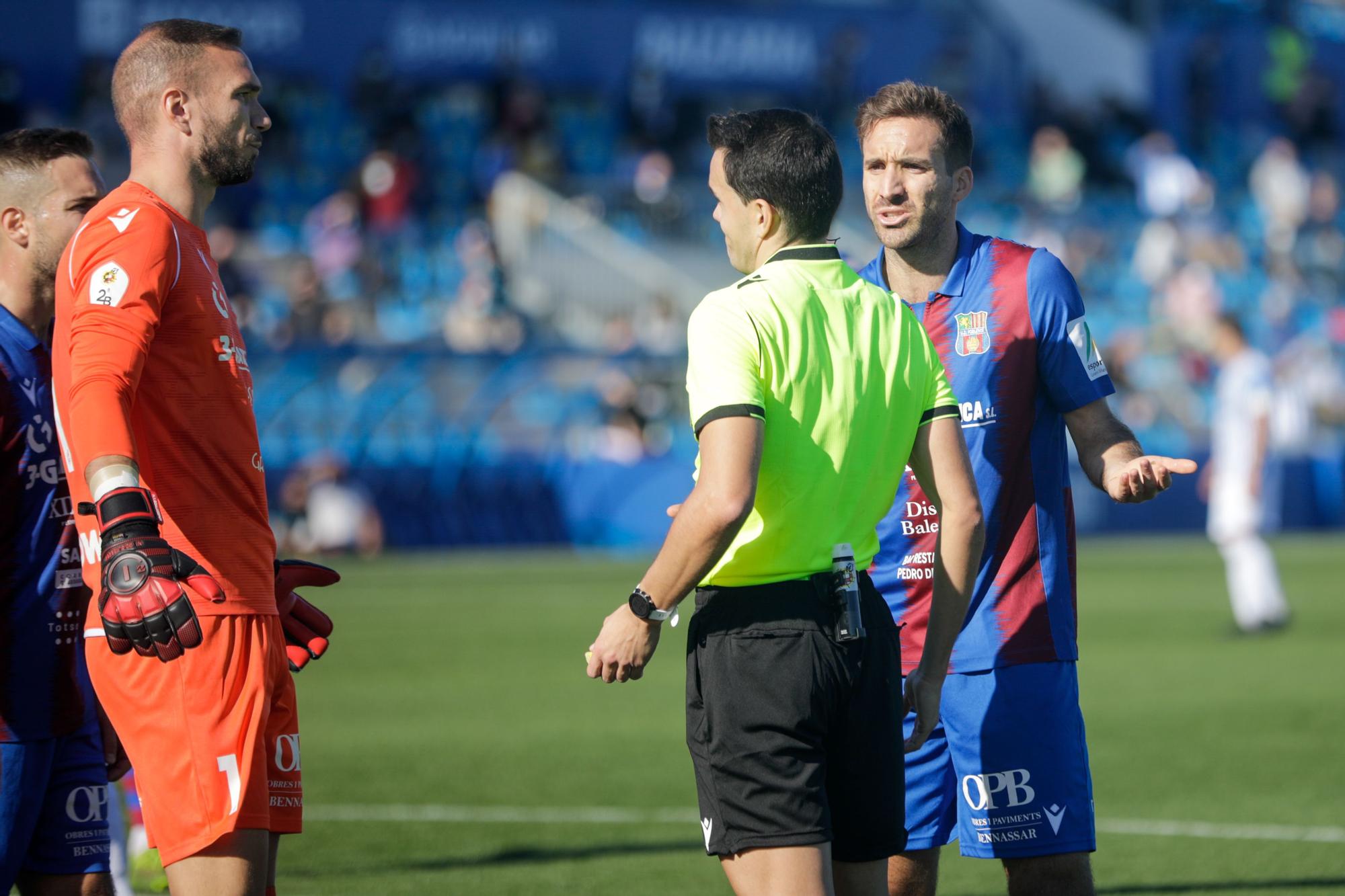 El Poblense logra su primera victoria a costa del Atlético Baleares