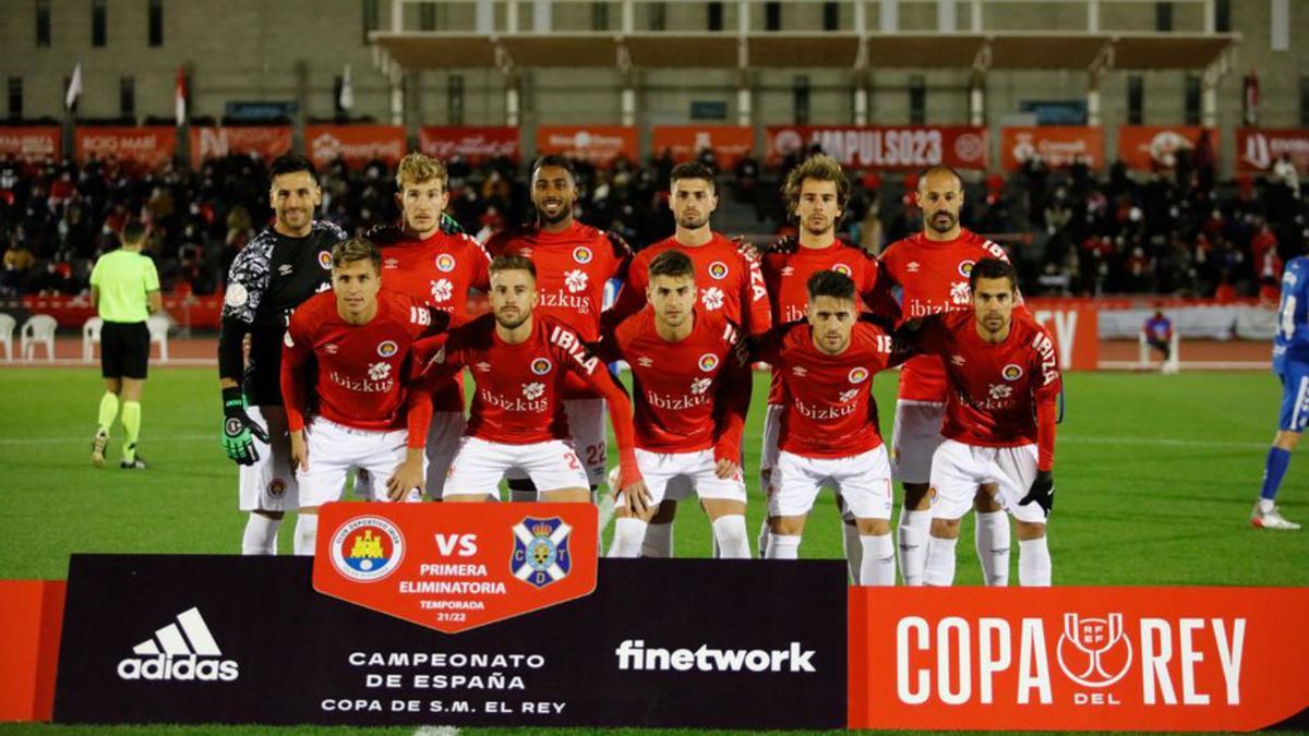 Alineación inicial del CD Ibiza frente al Tenerife. | 