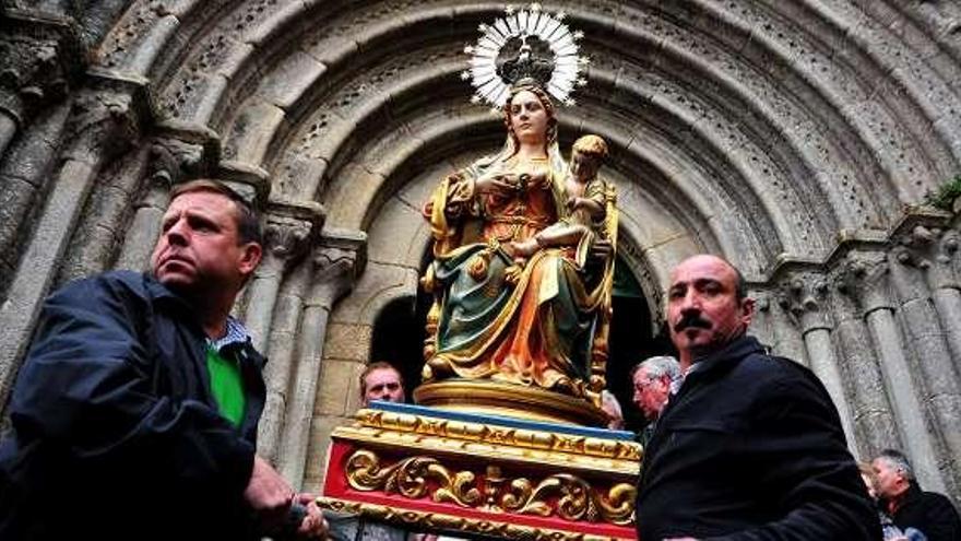 La Virgen saldrá en procesión a partir de las 13 horas. // Iñaki Abella