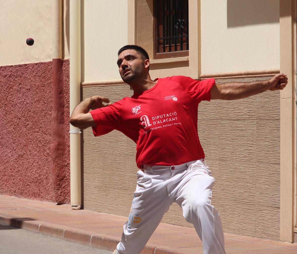 FOTO 6. Andreu jugador del CPV Murla, campió de 2ª categoria