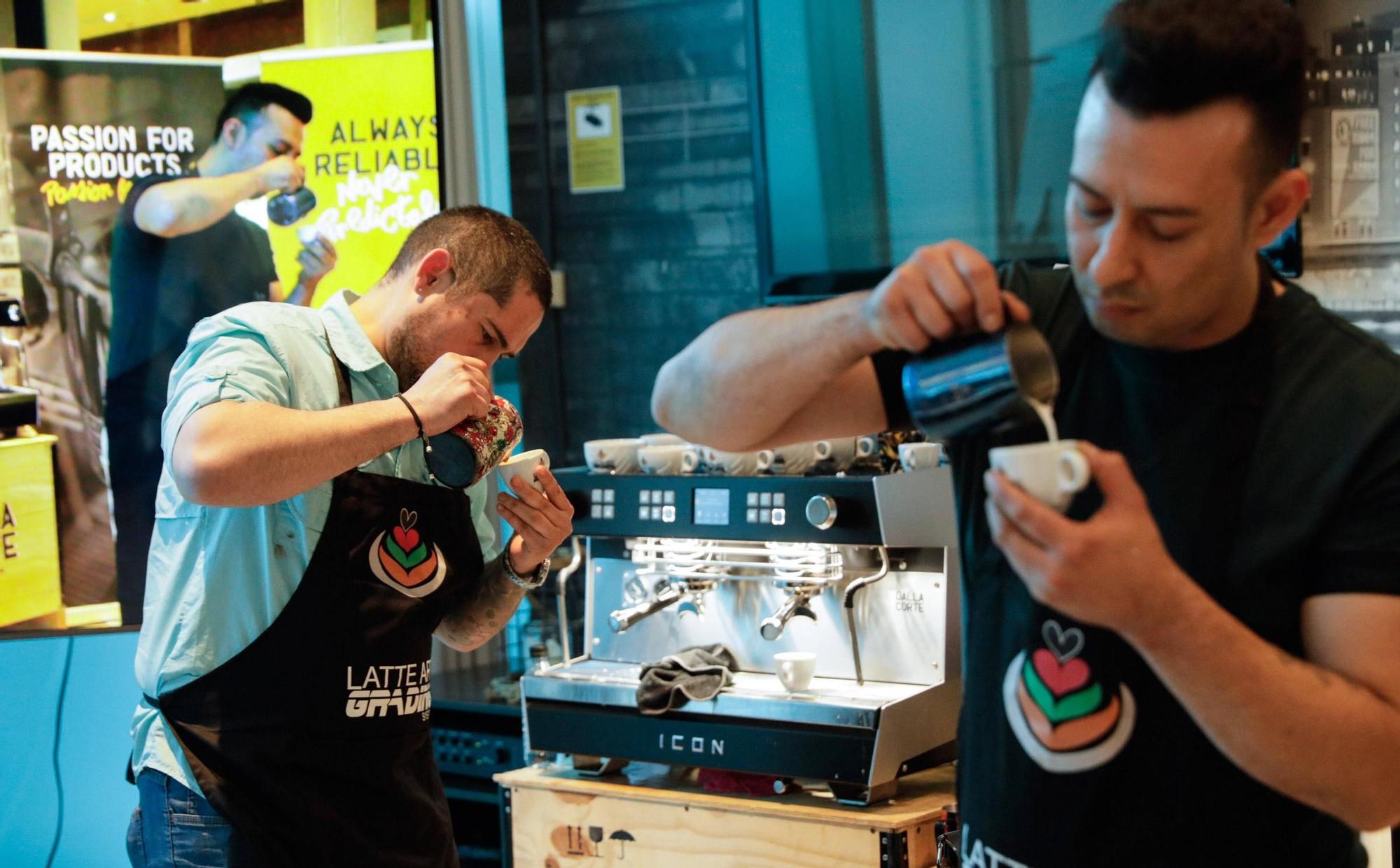 Así fue el campeonato de España de decorar cafés celebrado en Gijón (en imágenes)