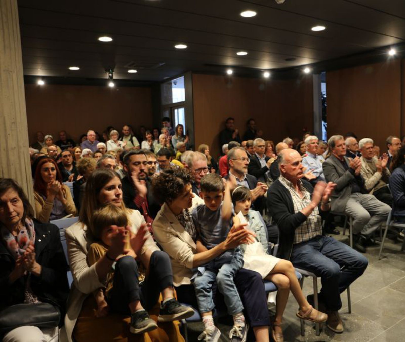 La nova sala de plens va quedar petita 