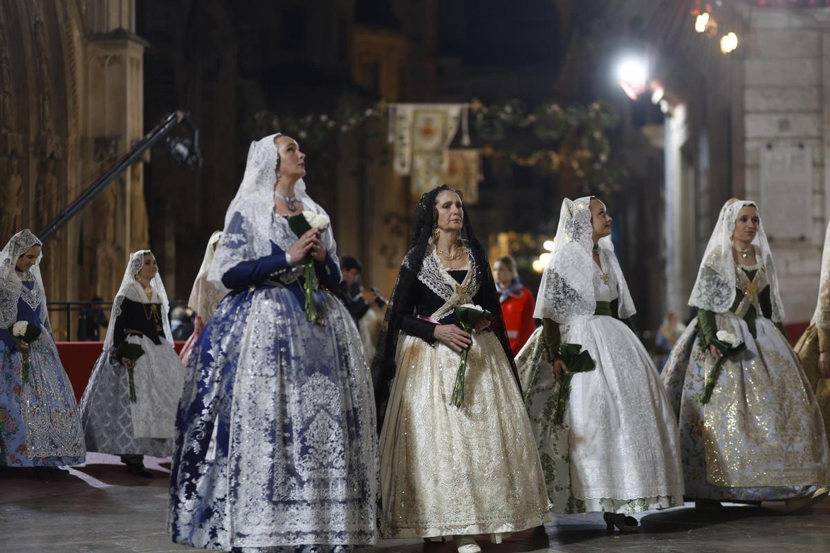 Todas las fotos de la Ofrenda del 17 de marzo por la calle de la Paz hasta las 00:30 horas