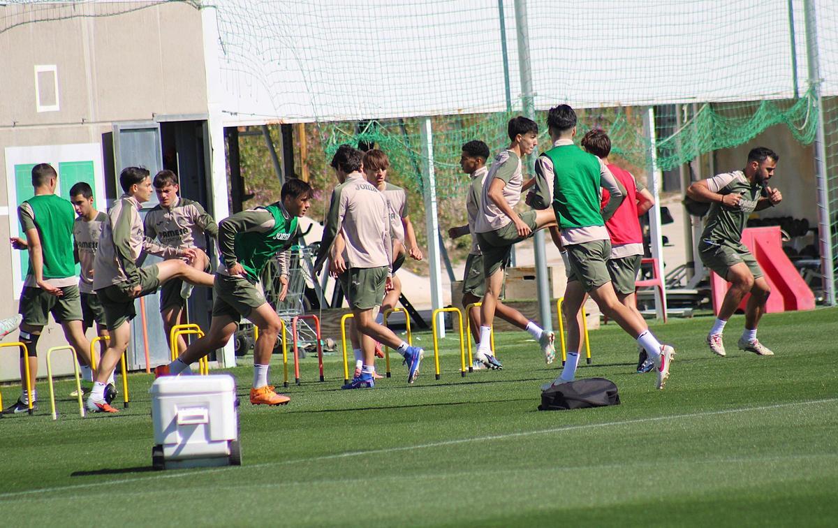 Sesión de entrenamiento previa al partido de esta tarde frente al PSG en el Mini.