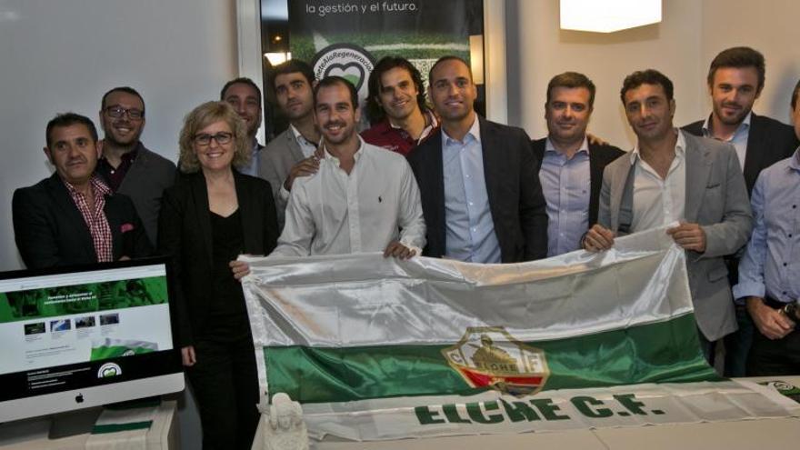 Integrantes de la asociación Regeneración Elche CF