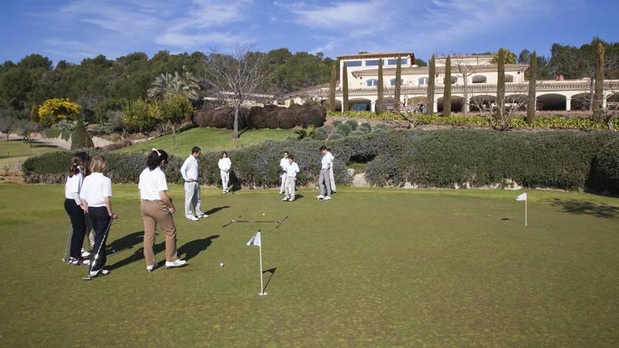 Los programas debían promocionar los campos de golf de Mallorca.