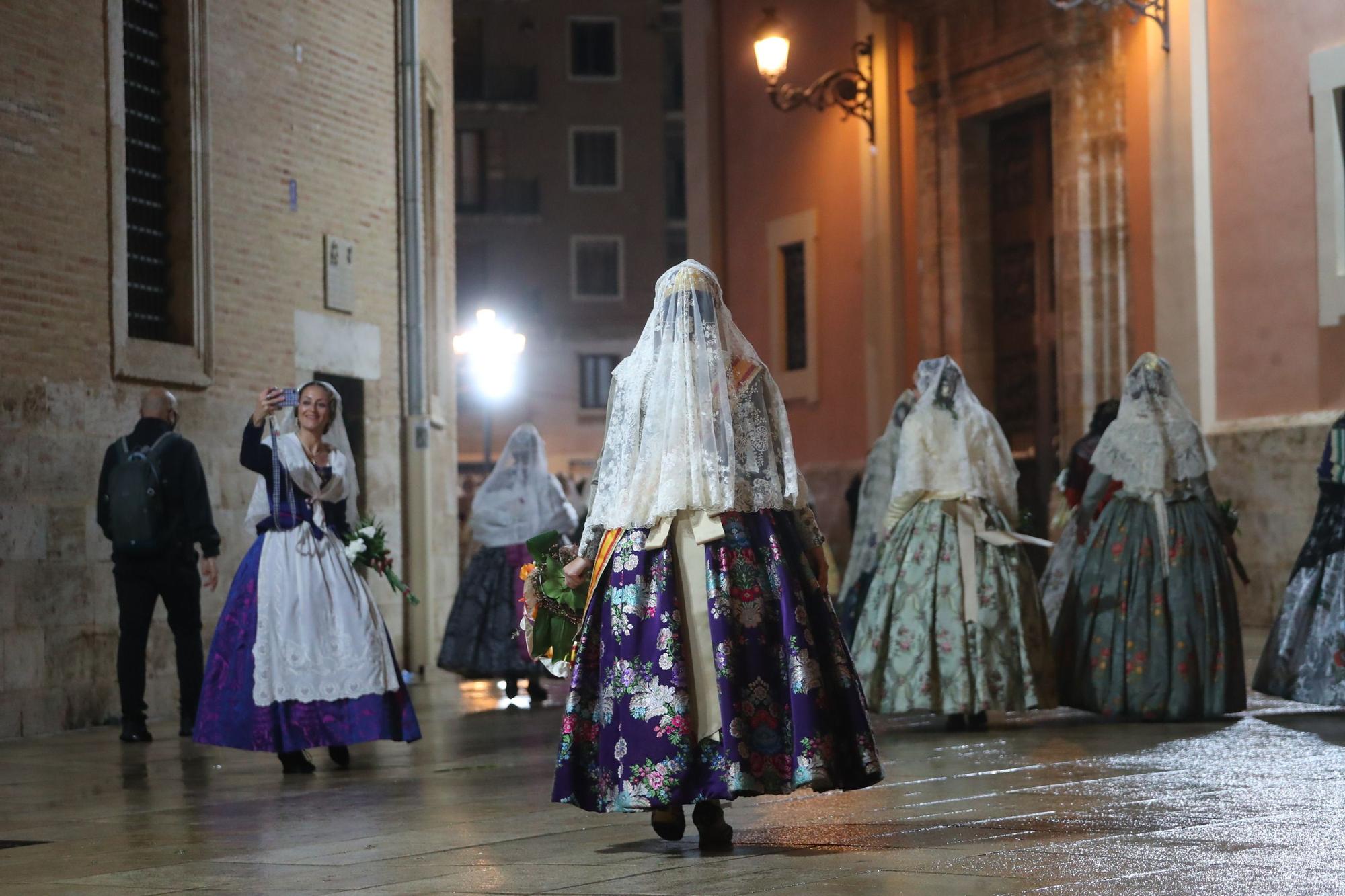 Búscate en el primer día de ofrenda por la calle de la Paz (entre las 21:00 a las 22:00 horas)