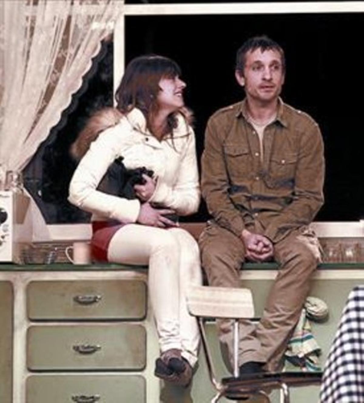 Maria Rodríguez i Pablo Derqui, en una escena de l’obra del Romea.