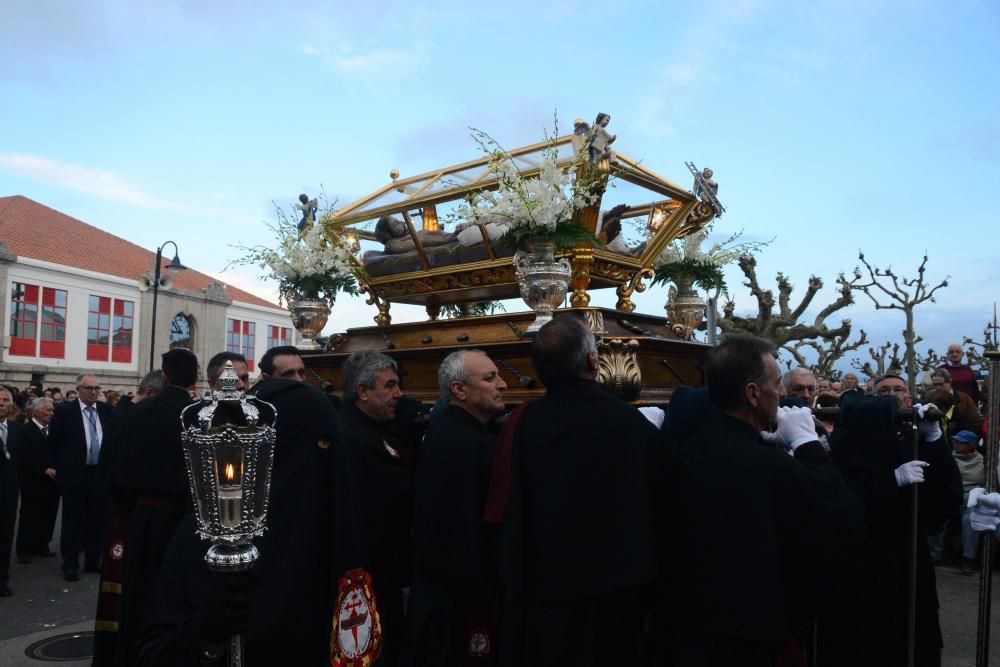 Procesión del Santo Entierro en Cangas