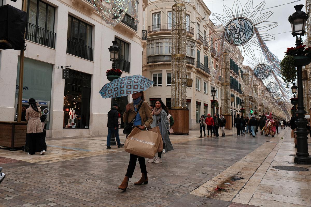Málaga sufre los efectos del viento y la lluvia durante la alerta naranja
