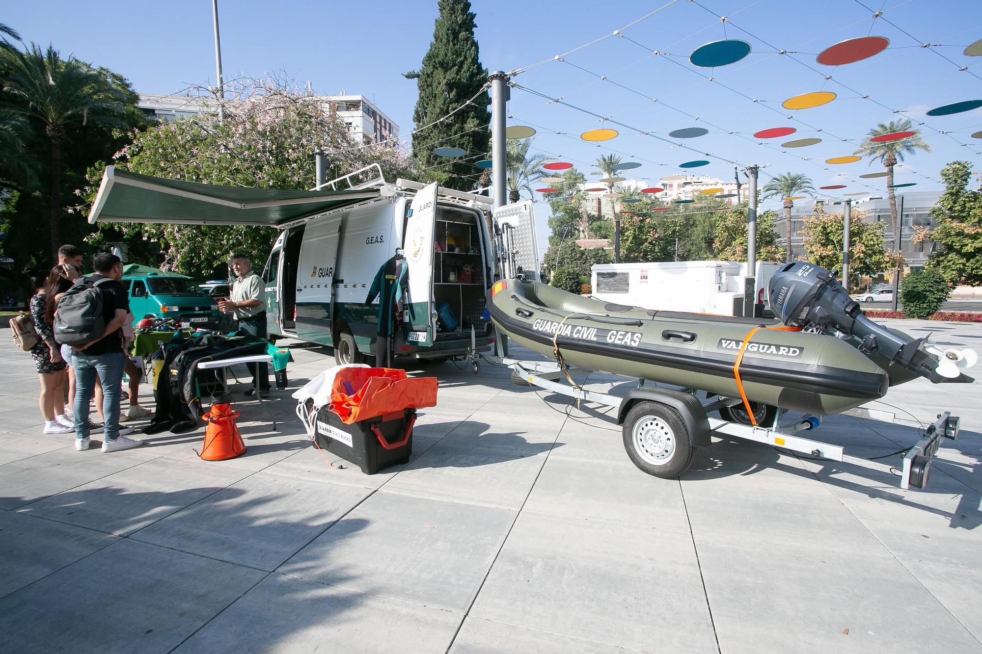 La Guardia Civil expone sus recursos humanos y técnicos por la festividad de su Patrona