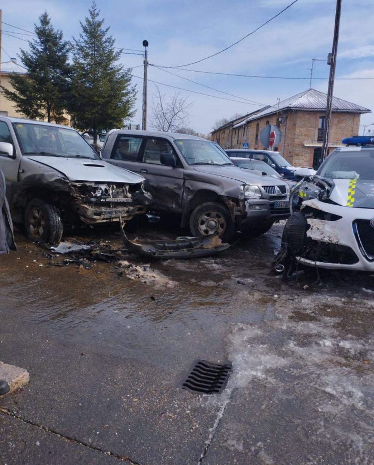 El hielo y la nieve complican la circulación en las carreteras de la comarca