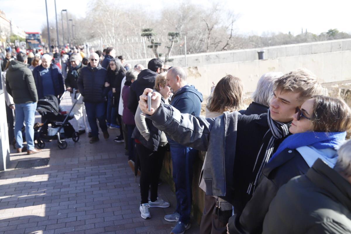 Los cordobeses disfrutan del sol al aire libre tras multitud de días de lluvia intensa