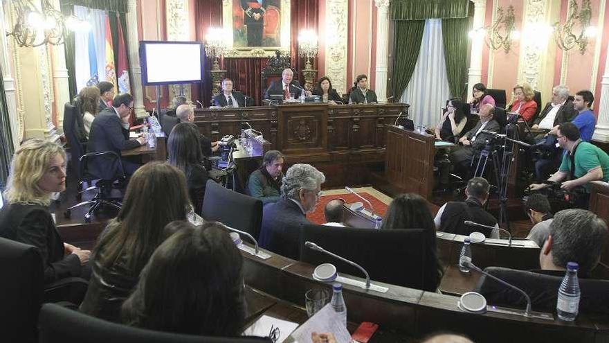 En el pleno de mayo se aprobó, con los votos de PSOE y PP, el techo de gasto.