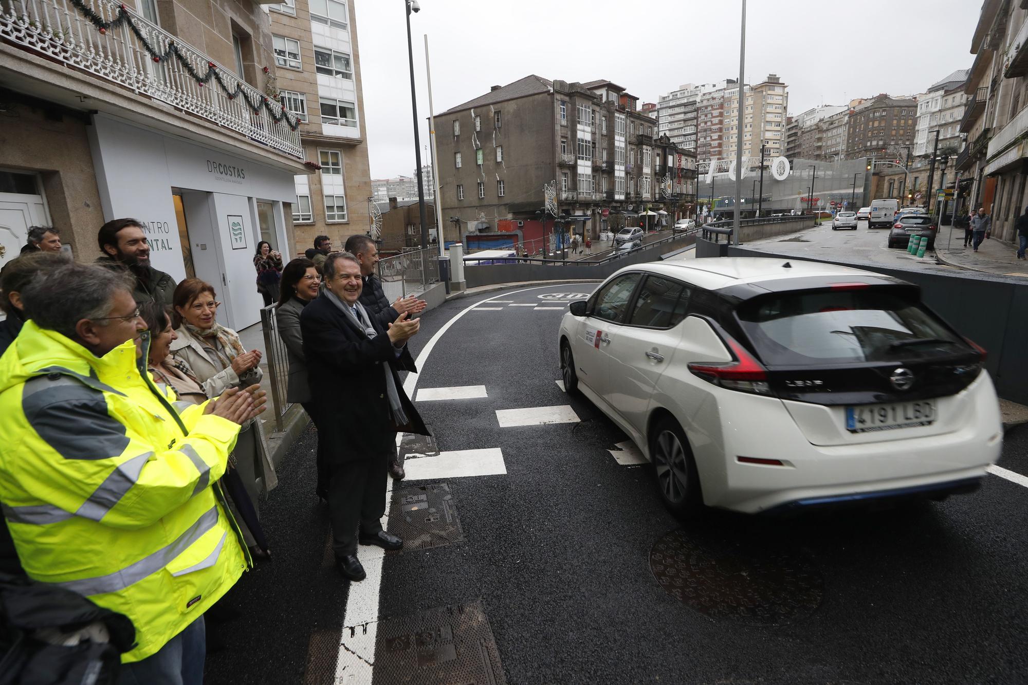 Los primeros coches cruzan el túnel de Lepanto