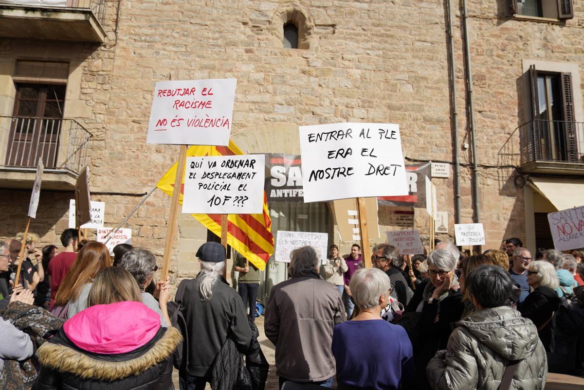 Les imatges de la protesta de la Plataforma Antifeixista a Santpedor