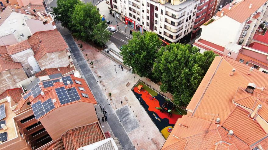 La plaza de Puebla de Sanabria en Zamora estrena imagen tras las obras