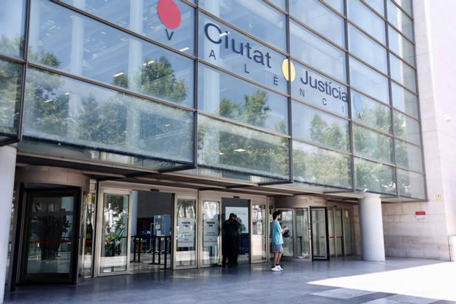 Falta de normes, possibles pròrrogues i molta incertesa davant la reforma que revoluciona l’organització de la justícia a Espanya