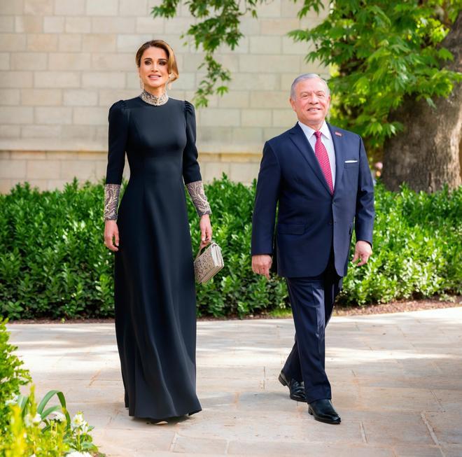 Rania de Jordania y Abdullah II en la boda de su hijo Hussein