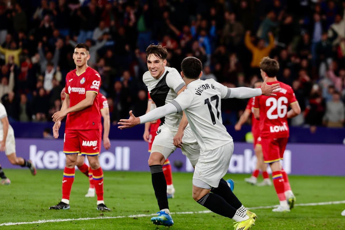 Carlos Espí aferra al Levante UD a la permanencia tras la victoria contra el Getafe en el Ciutat