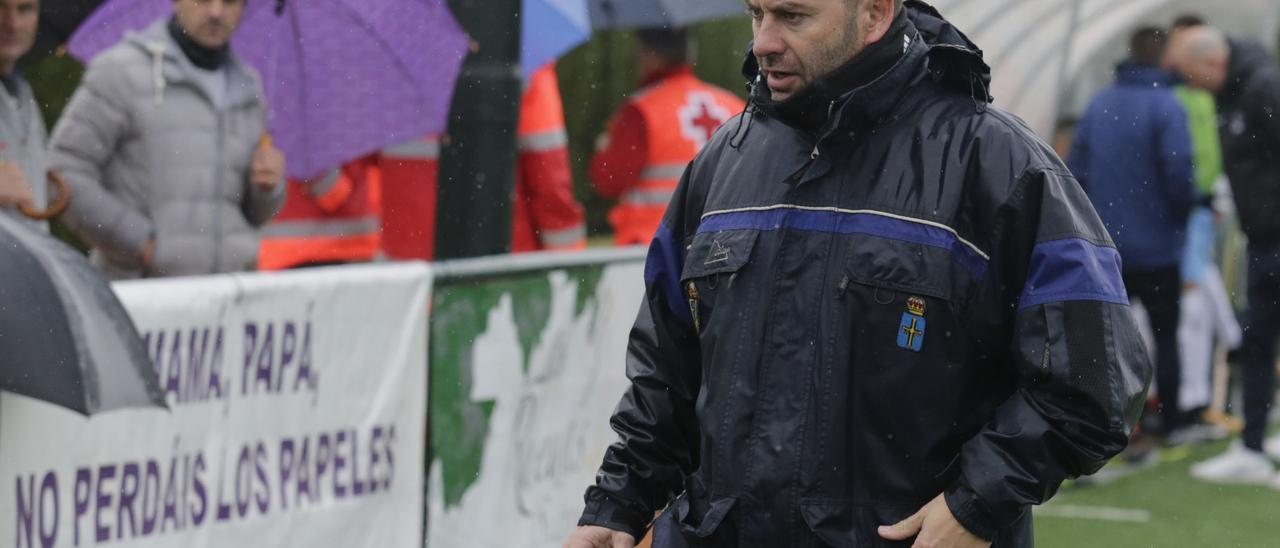 Luis Arturo, entrenador del Llanes