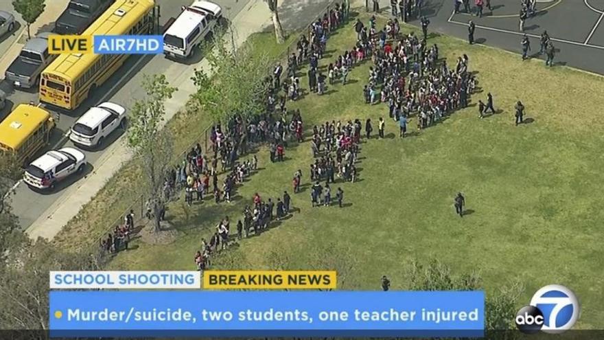 Al menos dos muertos en un tiroteo en una escuela de niños de EEUU