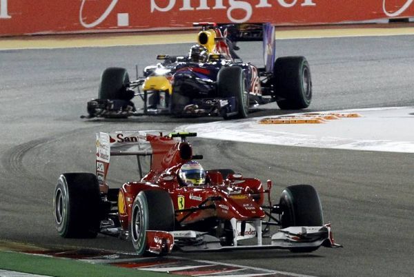 Alonso vence en Singapur