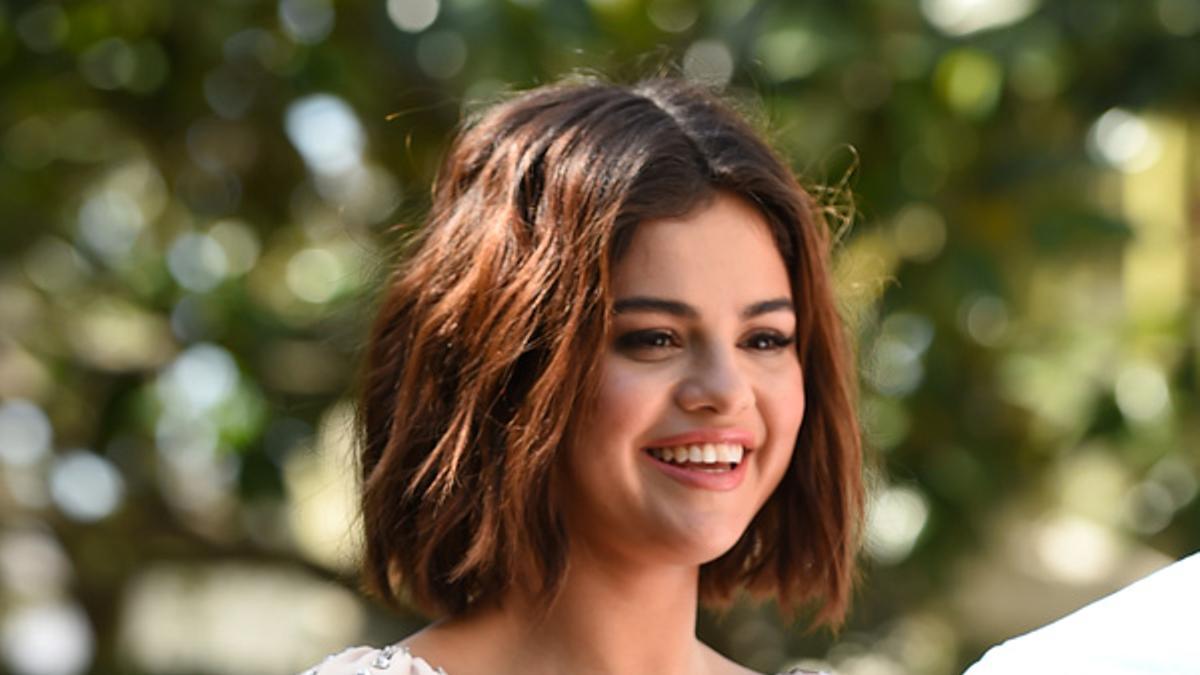 Selena Gomez y su look en el estreno de 'Hotel Transilvania 2'