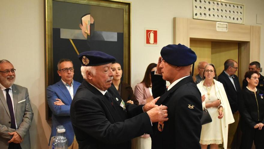 Galería | Así ha sido el acto de reconocimiento a veteranos de las Fuerzas Armadas en Cáceres