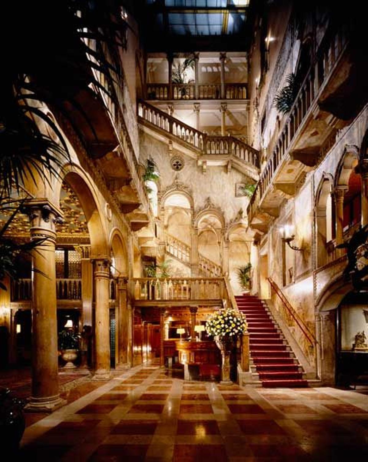 Hall del Hotel Danieli (Venecia).