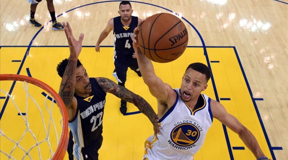 lmendiola33532496 apr 13  2016  oakland  ca  usa  golden state warri160415180627